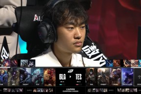 开云体育入口-关于领先优势明显引发热议！，浓眉哥在TES比赛中领先优势明显比赛高潮迭起的信息