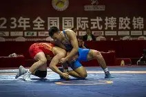 开云官网-摔跤半决赛掀起高潮，滇池旋风队逆转剑门麒麟队，高压逼抢奏功——豪门底蕴再次显现