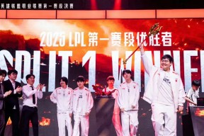 开云体育官网-险胜首场状态出色，FPX观众沸腾！，Karsa重返赛场观众掌声雷动